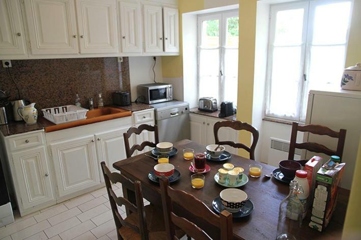 La Maison Et Son Jardin Sur Le Canal De Bourgogne Ravieres ภายนอก รูปภาพ